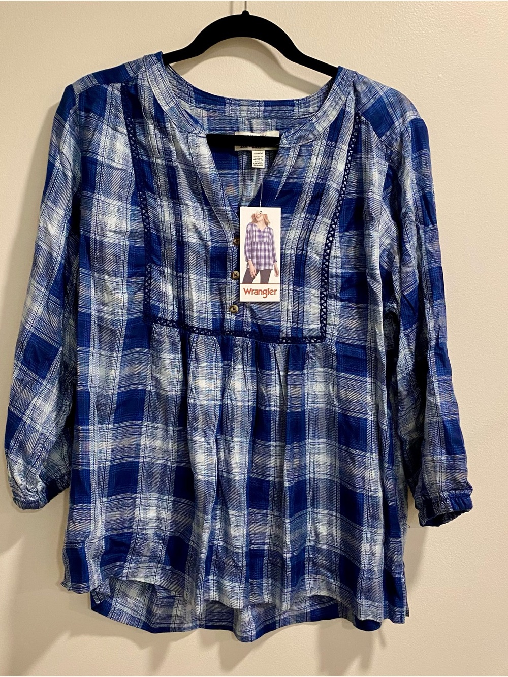 NWT Wrangler Women's Blue Plaid Blouse size medium